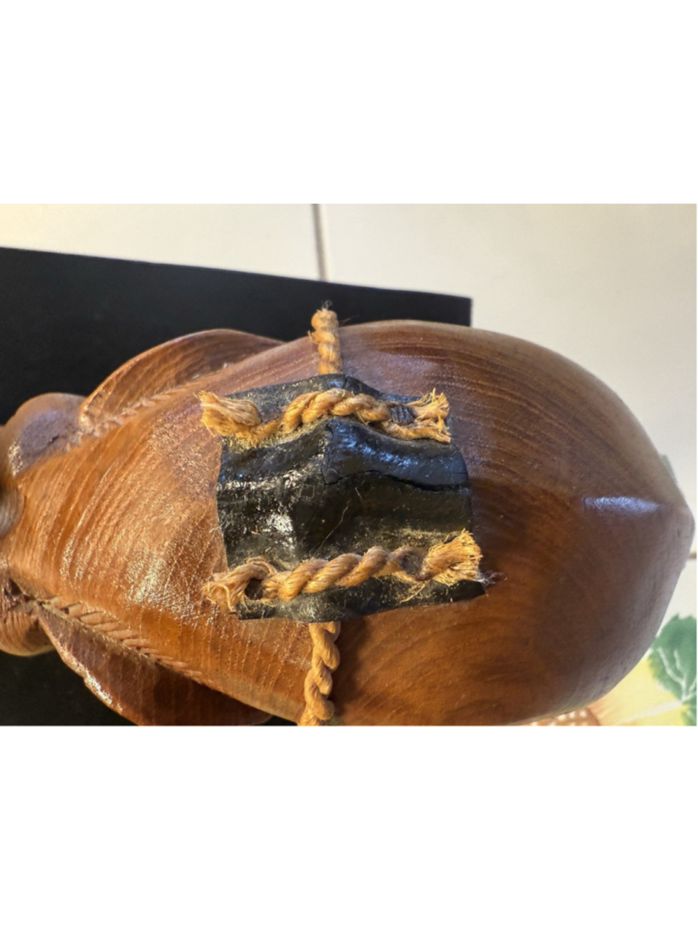 Pair of vintage hand carved genuine teak wood Elephants bookends saddle & strap - Picture 11 of 16